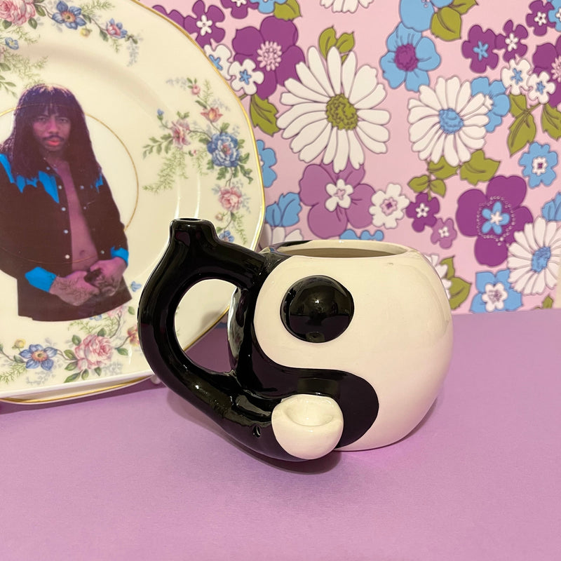 Yin Yang Wake And Bake P*pe Mug